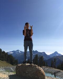 Юрий Захаров