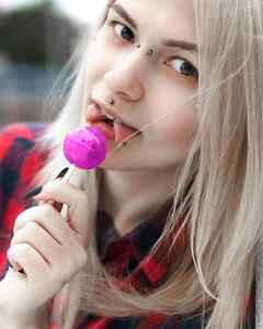 Анжелика Нойманн