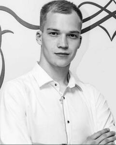 Роман Правдин