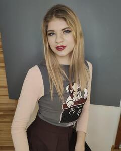 Женя Лукьянова
