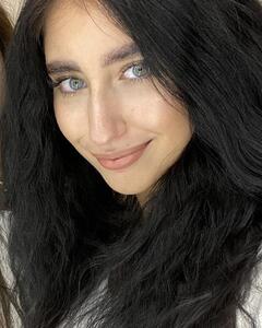 Аделина Енокян