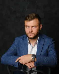 Александр Петров