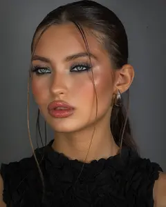 Алиса Серова