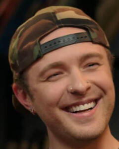 Артем Суворов