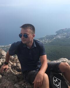 Максим 