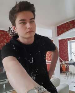 Демьян Хазов