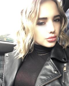 Анна Максимова