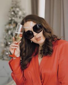 Арина Фризен