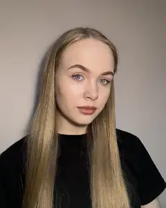 Алина Манакова