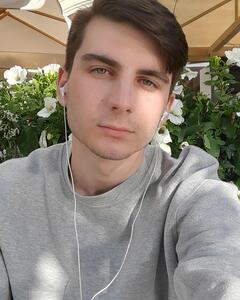 Александр Захаров