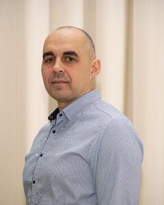 Денис Власов