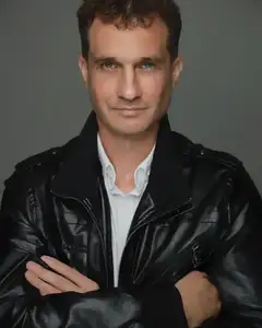 Антон Мирошниченко