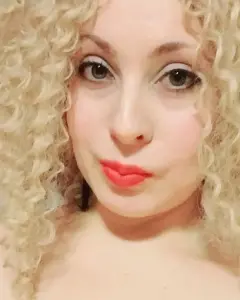 Мари Э