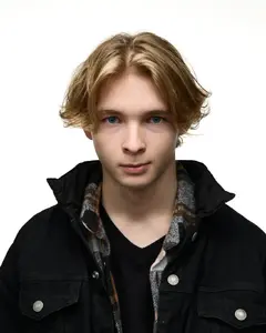 Владислав Захаров