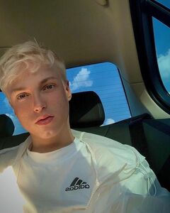 Виталий Деркунский