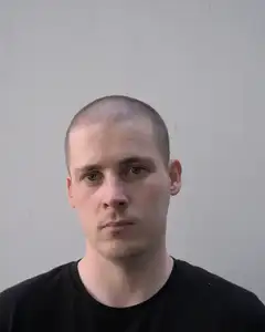 Денис Медведев