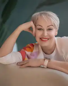 Елена Суроткина