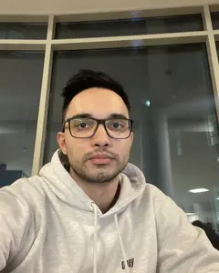 Илья Твердов