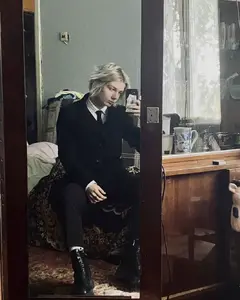 Антон Лавров