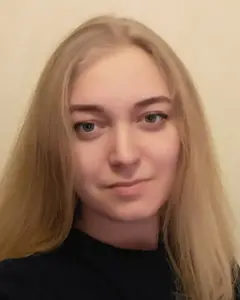 Анна Комова