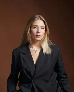 Анна Максименко
