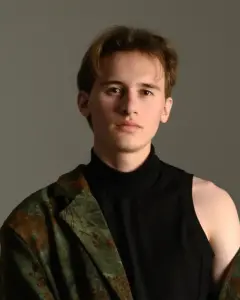 Илья Медведев