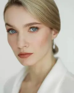 Диана Ессэй
