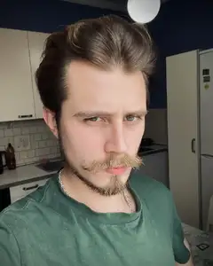 Андрей Ошкарев