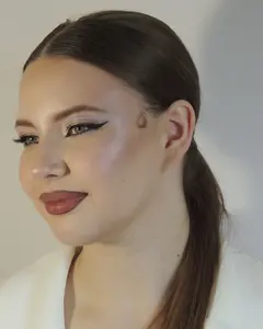 Анастасия Устюжанинова