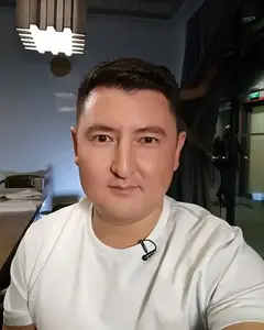 Азат Шарменев