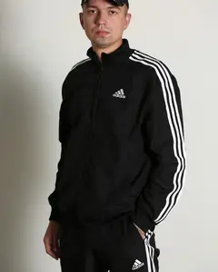 Никита Святов