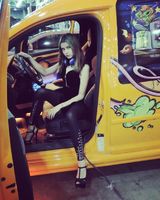 Оля Леонова