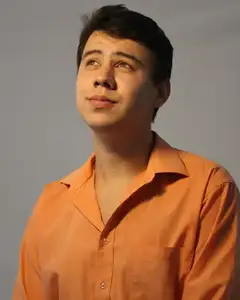 Максим Серов