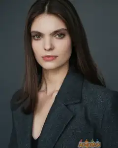Арина Попова