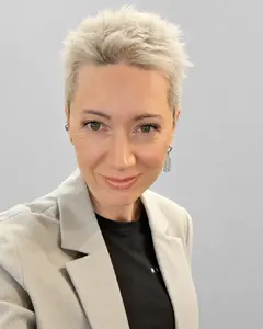 Элина Светлова