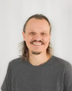 Игорь Карлов