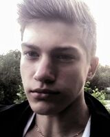 Даня Храмов