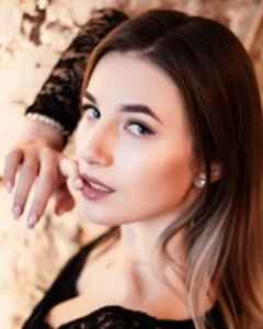 Алина Гортопан