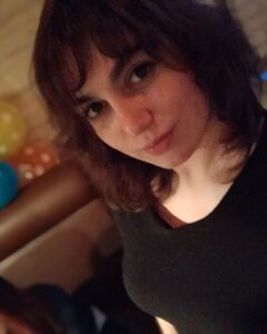 Леонова Эмма