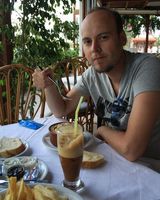 Дмитрий Хмелёв