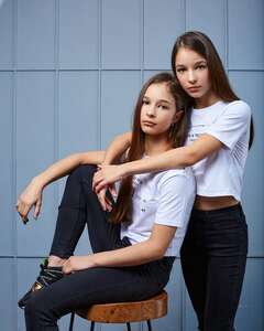 Karina & Diana Alesich