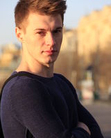 Роман М