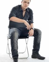 Виктор Петров