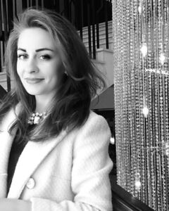 Елена Гросс