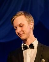 Олег Петров