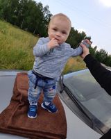 Илья Голов