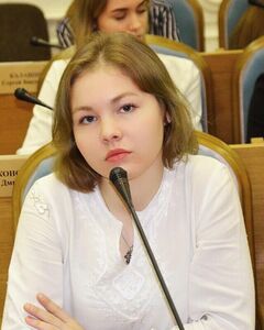 Елена Чекменева