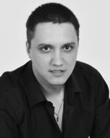 Виктор Петров
