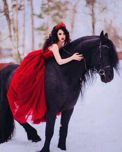 Анна Симонова