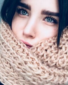 Полина Попова